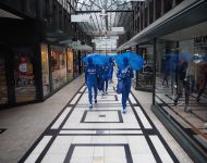Blaue Wittwer Morphsuits in Aktion
