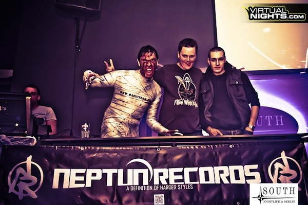 Mumien Morphsuit in leichter Abwandlung beim DJ