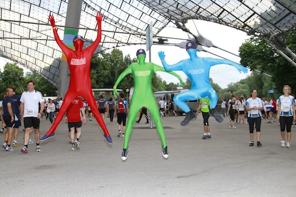 Morphsuit Promoter in der Luft